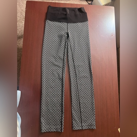 lululemon athletica Pants - lululemon athletica Black and White Patternen Leggings